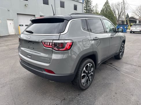 Used 2022 Jeep Compass Limited image 3