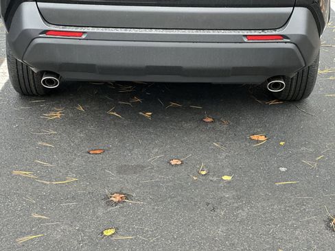 Used 2025 Toyota RAV4 XLE image 27