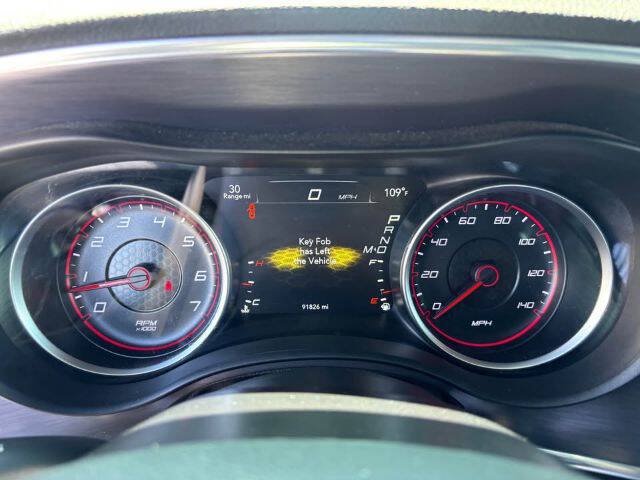 Used 2017 Dodge Charger SE w/ Power Sunroof Group AWD/4WD image 14
