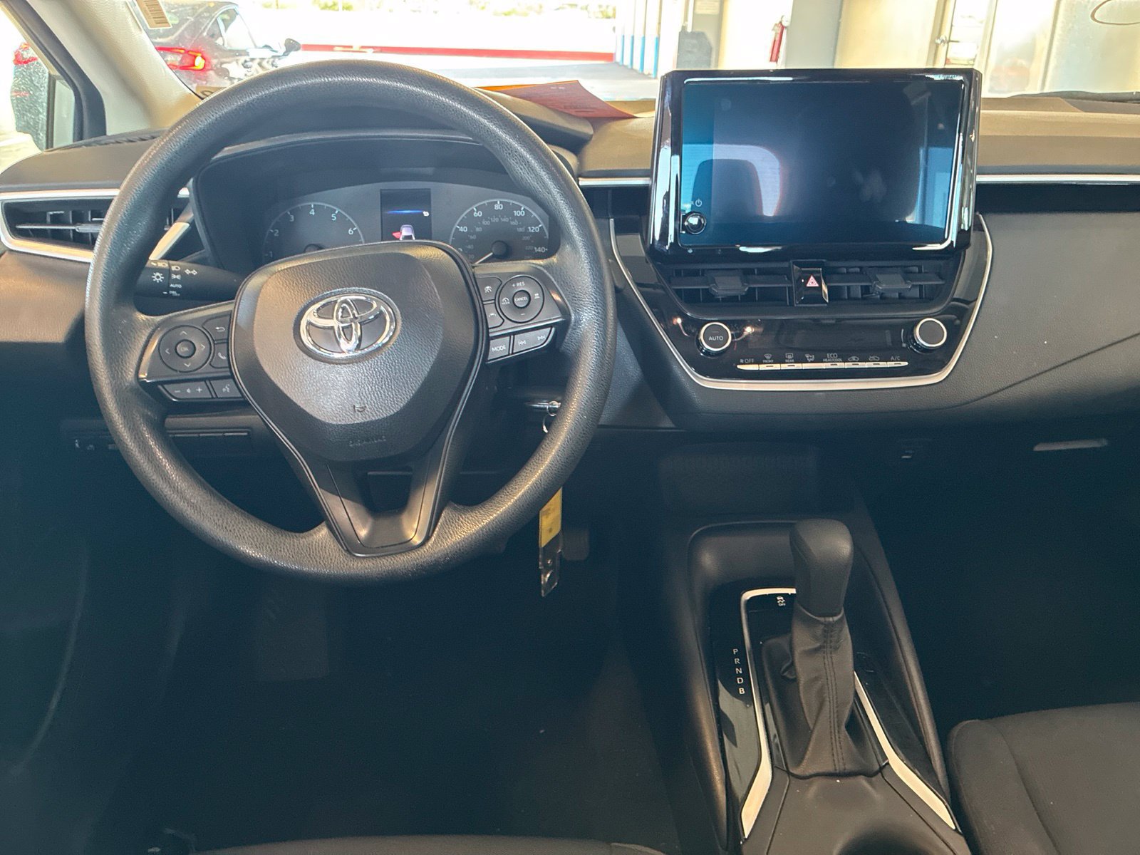 Used 2025 Toyota Corolla LE FWD image 11