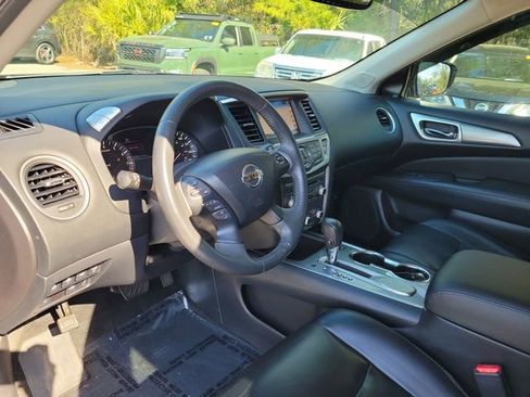 Used 2017 Nissan Pathfinder SL w/ SL Tech Package image 12