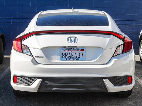 Used 2019 Honda Civic EX image 3