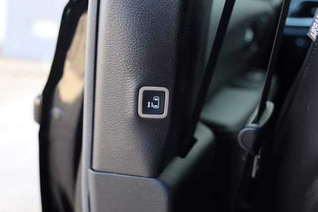 Used 2026 Chrysler Pacifica Select FWD image 34