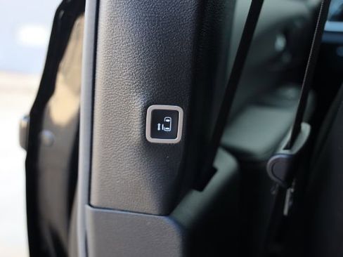 Used 2026 Chrysler Pacifica Select FWD image 34