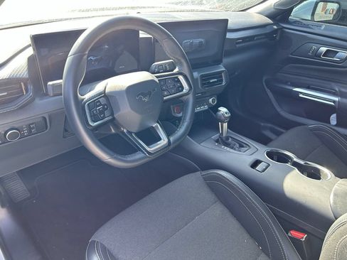 Used 2025 Ford Mustang Coupe RWD image 8