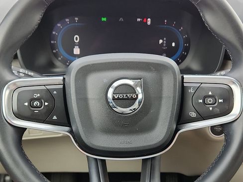 Used 2023 Volvo XC40 B4 Ultimate FWD image 10