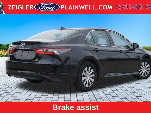 Used 2024 Toyota Camry LE FWD image 5