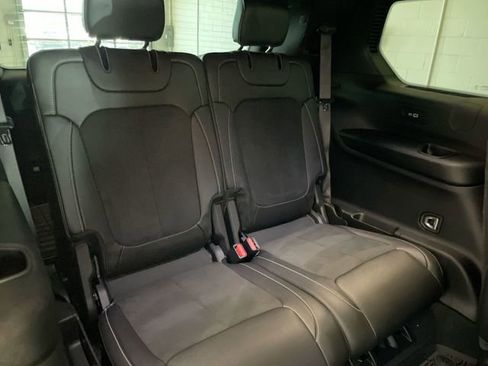 Used 2024 Jeep Grand Cherokee L Laredo AWD/4WD image 15