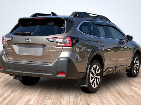 Used 2024 Subaru Outback Premium AWD/4WD image 2