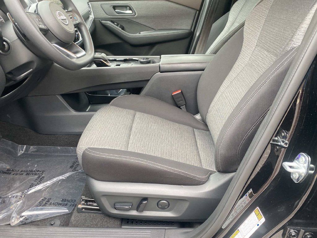 Used 2023 Nissan Rogue SV AWD/4WD image 18