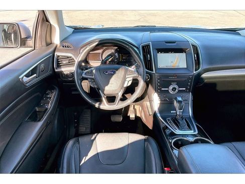 Used 2017 Ford Edge Titanium w/ Equipment Group 301A image 6