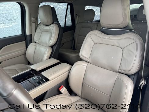 Used 2022 Lincoln Navigator Reserve image 22