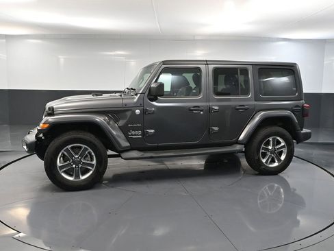 Used 2018 Jeep Wrangler Unlimited Sahara image 11