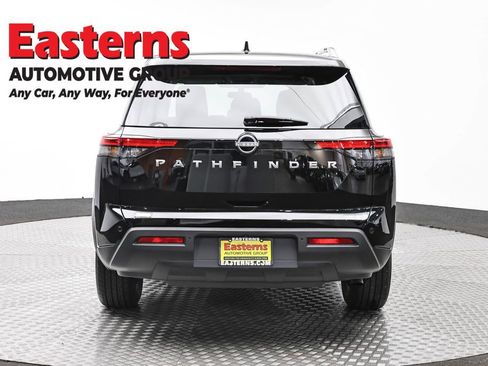 Used 2025 Nissan Pathfinder SV FWD image 6