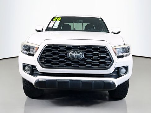 Used 2020 Toyota Tacoma TRD Off-Road AWD/4WD image 11