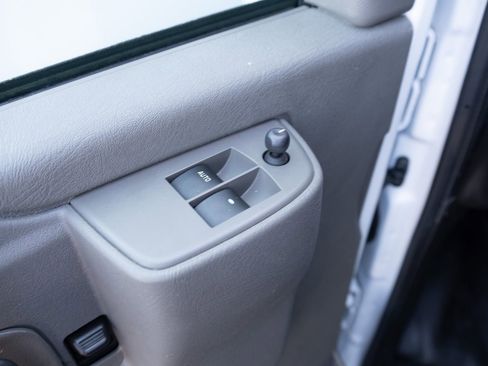 Used 2023 GMC Savana 2500 w/ Driver Convenience Package image 9