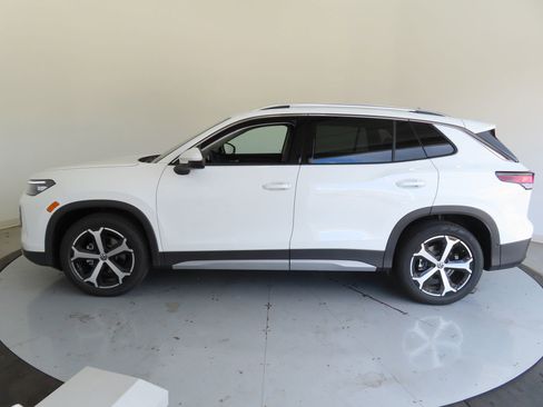 Used 2026 Volkswagen Tiguan SE FWD image 7