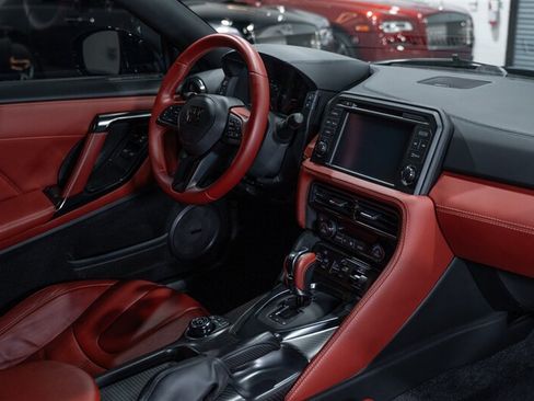 Used 2021 Nissan GT-R Premium AWD/4WD image 52