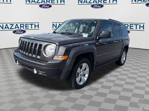 Used 2017 Jeep Patriot Latitude AWD/4WD image 3