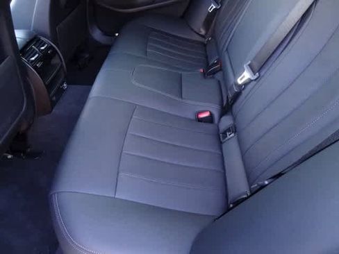 Used 2023 BMW 530i xDrive w/ Convenience Package image 9