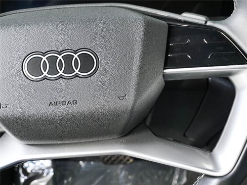 Used 2025 Audi Q5 Premium w/ Convenience Package AWD/4WD image 10