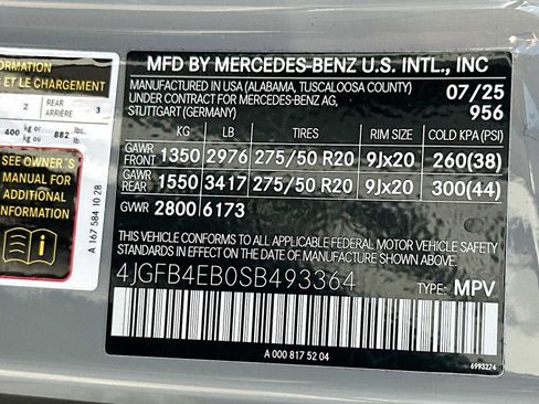 Used 2025 Mercedes-Benz GLE 350 4MATIC w/ AMG Line Exterior image 33