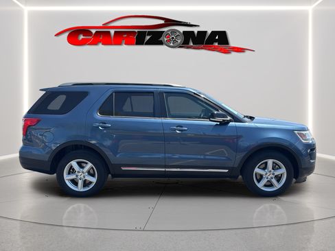 Used 2018 Ford Explorer XLT w/ Equipment Group 202A FWD image 4