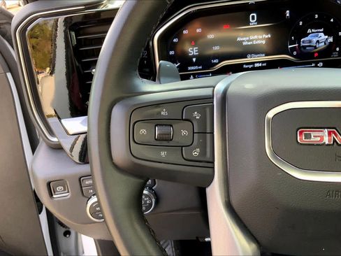 Used 2024 GMC Sierra 1500 SLT image 23