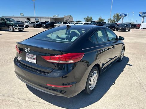 Used 2017 Hyundai Elantra SE FWD image 6