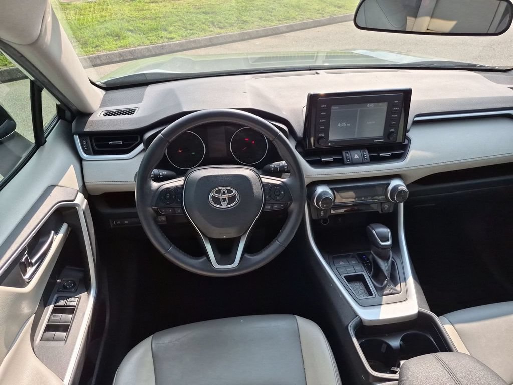 Used 2021 Toyota RAV4 XLE Premium FWD image 31