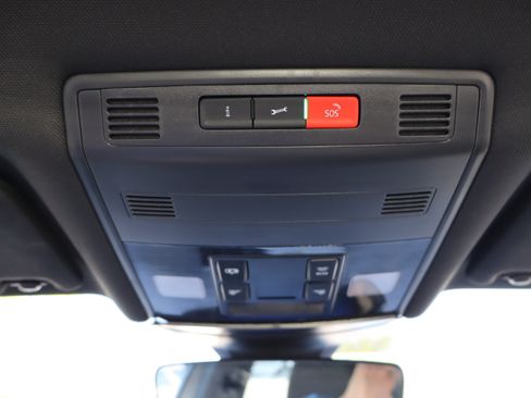 Used 2025 Volkswagen Jetta Sport FWD image 28