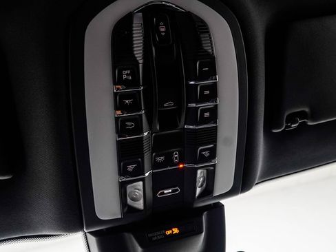 Used 2023 Porsche Macan S AWD/4WD image 37