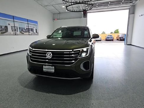 New 2026 Volkswagen Atlas SE FWD image 4