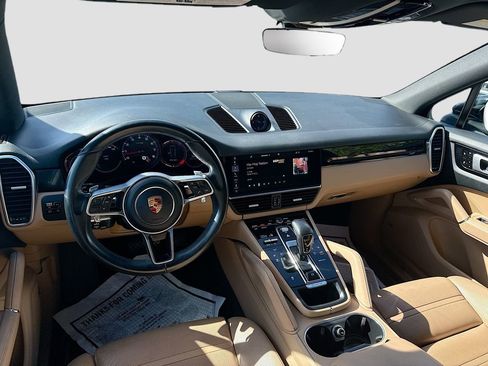 Used 2019 Porsche Cayenne Base image 25