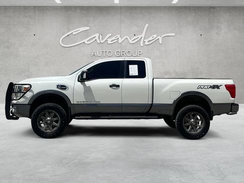 Used 2017 Nissan Titan PRO-4X w/ Pro-4x Convenience Package AWD/4WD image 13