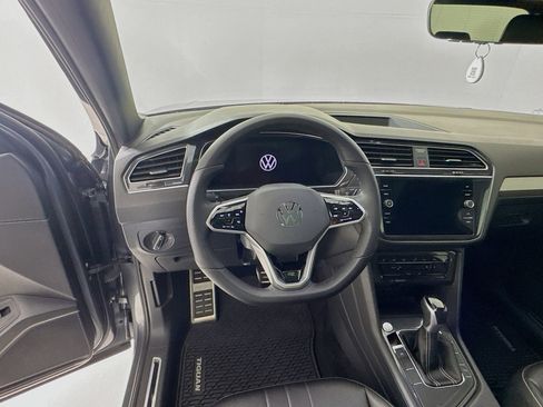 Used 2024 Volkswagen Tiguan SE R-Line w/ MDO Package, Three-Row FWD image 12