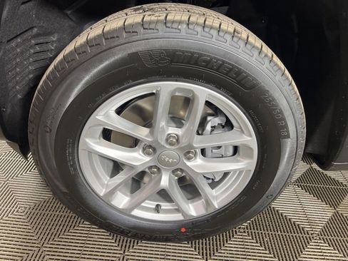 New 2025 Jeep Grand Cherokee L Laredo w/ Luxury Tech Group I image 8