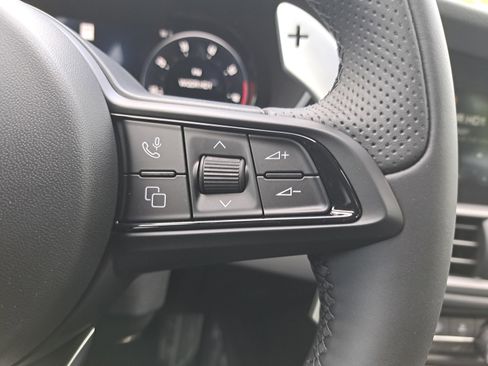 New 2025 Alfa Romeo Giulia AWD w/ Driving Assist Package image 18