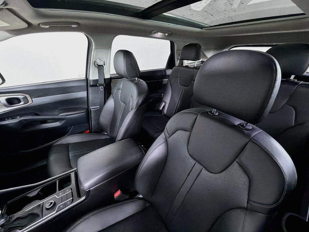 Used 2023 Kia Sorento S w/ Panoramic Sunroof Package AWD/4WD image 21