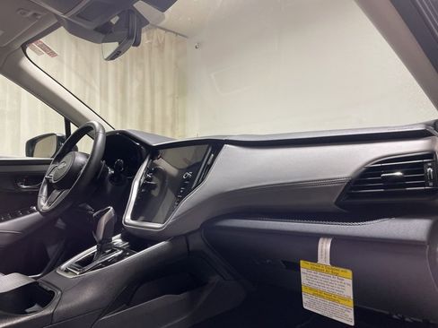 Used 2025 Subaru Outback Premium w/ Popular Package #1A image 15