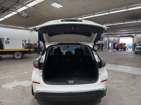Used 2024 Nissan Murano SV image 11