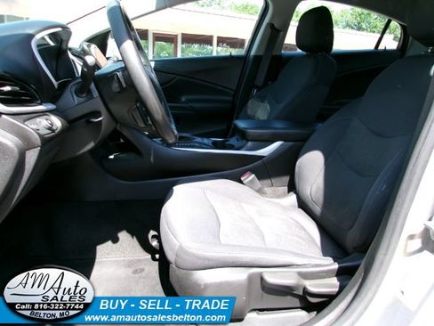 Used 2017 Chevrolet Volt LT FWD image 12