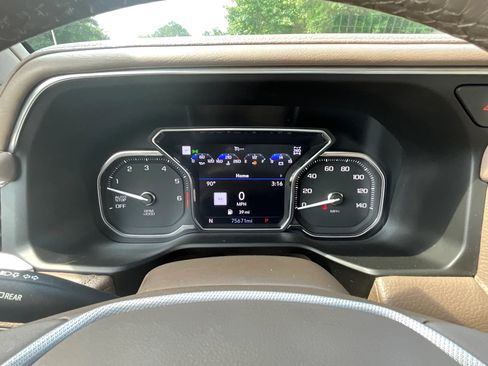 Used 2021 GMC Yukon Denali w/ Denali Premium Package AWD/4WD image 24