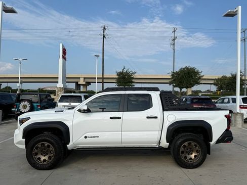 Used 2024 Toyota Tacoma 4x4 Double Cab Hybrid image 9