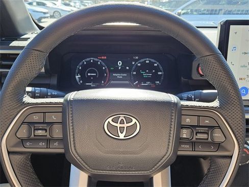 Used 2025 Toyota Tacoma TRD Sport image 22