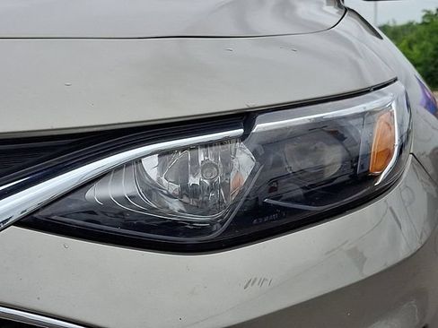 Used 2024 Chevrolet Malibu LT FWD image 9