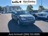 Used 2016 Chrysler Town & Country Touring image 3