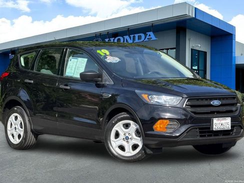 Used 2019 Ford Escape S FWD image 2