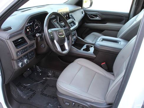 Used 2021 GMC Yukon SLT w/ SLT Luxury Plus Package AWD/4WD image 10
