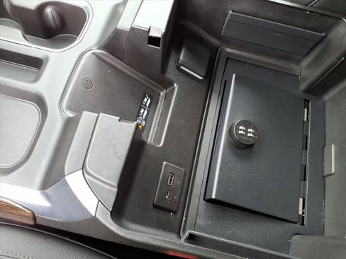 Used 2022 GMC Sierra 1500 Elevation w/ Elevation Premium Package image 19